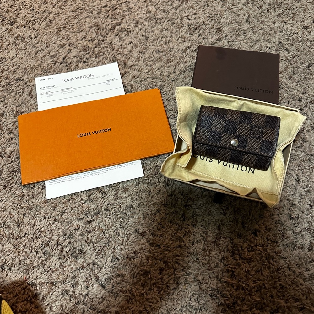 Louis Vuitton 6 key holder